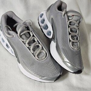Nike Women's Size 9.5 Air Max DN PRM (HJ9638 001) Silver Running Sneakers Sports